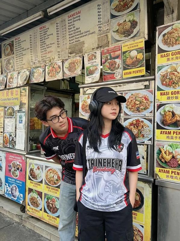 Southeast Asian Street Food Stall Esports Couple